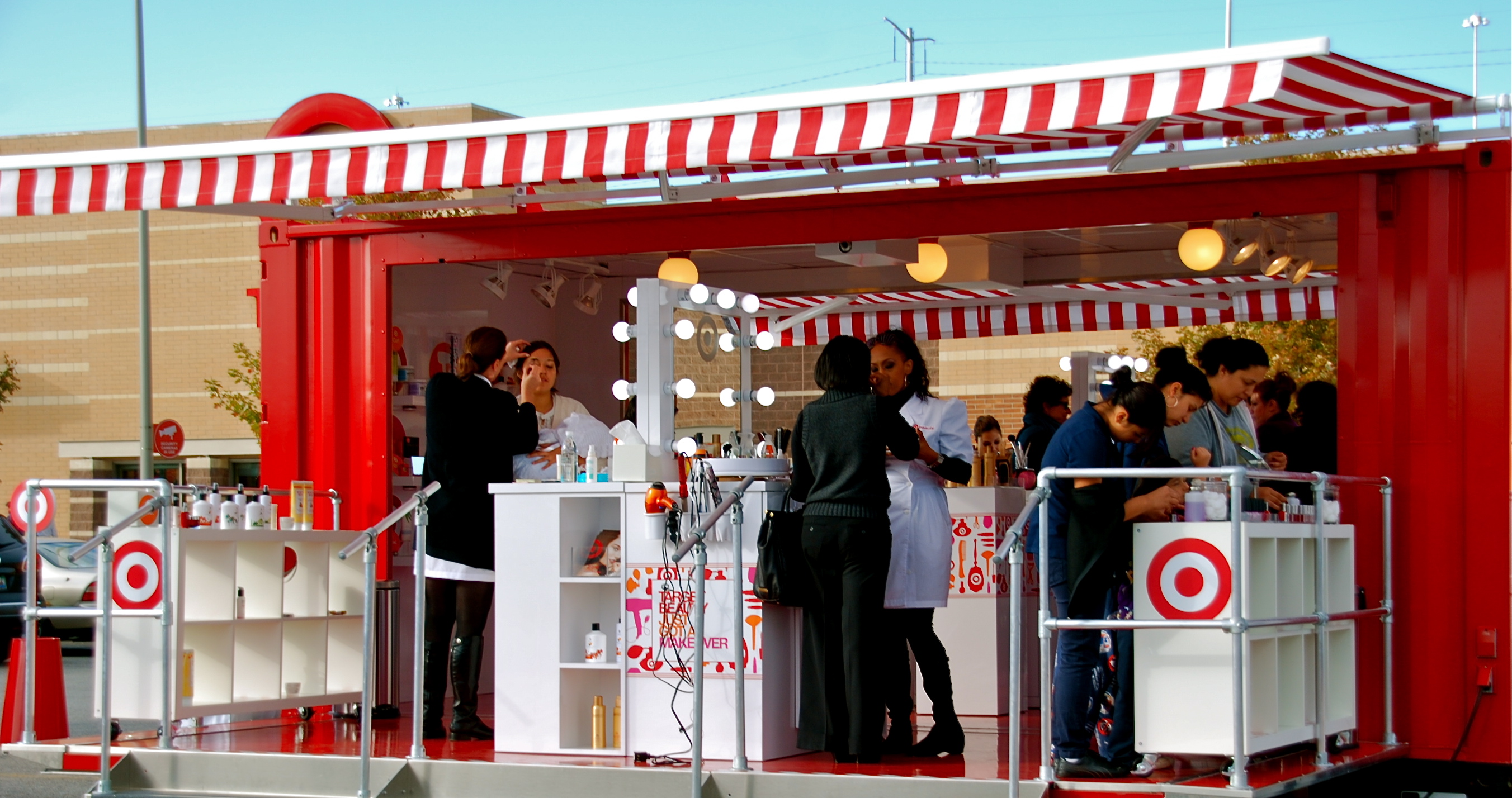 5 Reasons Branded Container Pop-Up Stores Make Killer Marketing