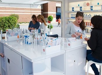Mobile Experiential Tours: HBC Industry Solutions